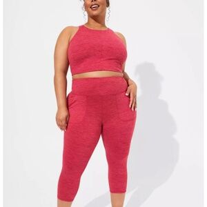 Torrid - SET Active Soft Capri Legging + Low Impact Wireless Sports Bra Top - 3X